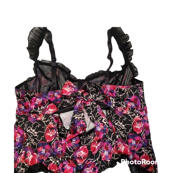 Torrid size 2 black floral satin ruffle bodysuit nwt - Picture 4 of 5